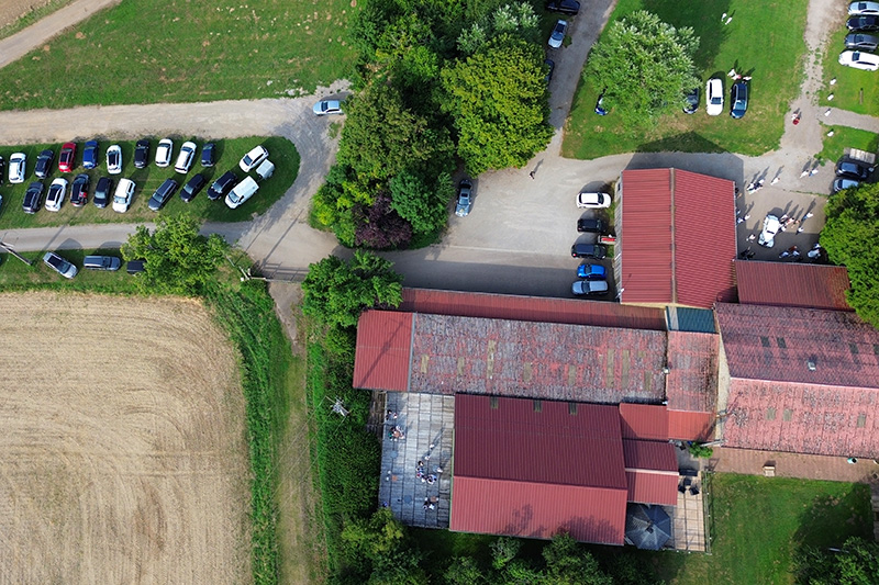 Photo Aérienne de Grand Groupe par Drone